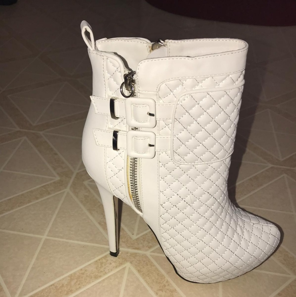 Boots - Picture 6 of 7